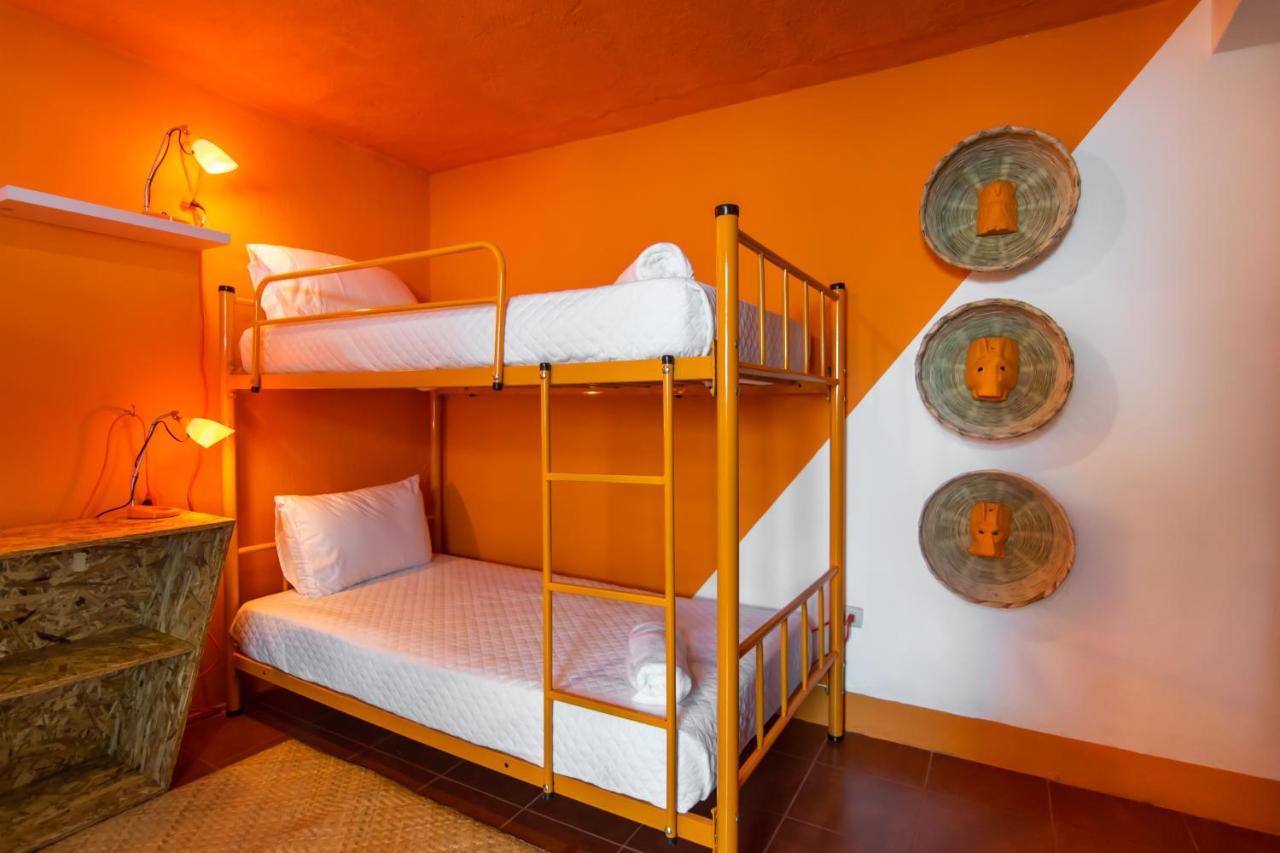 Why Not Hotel Antigua Exterior photo