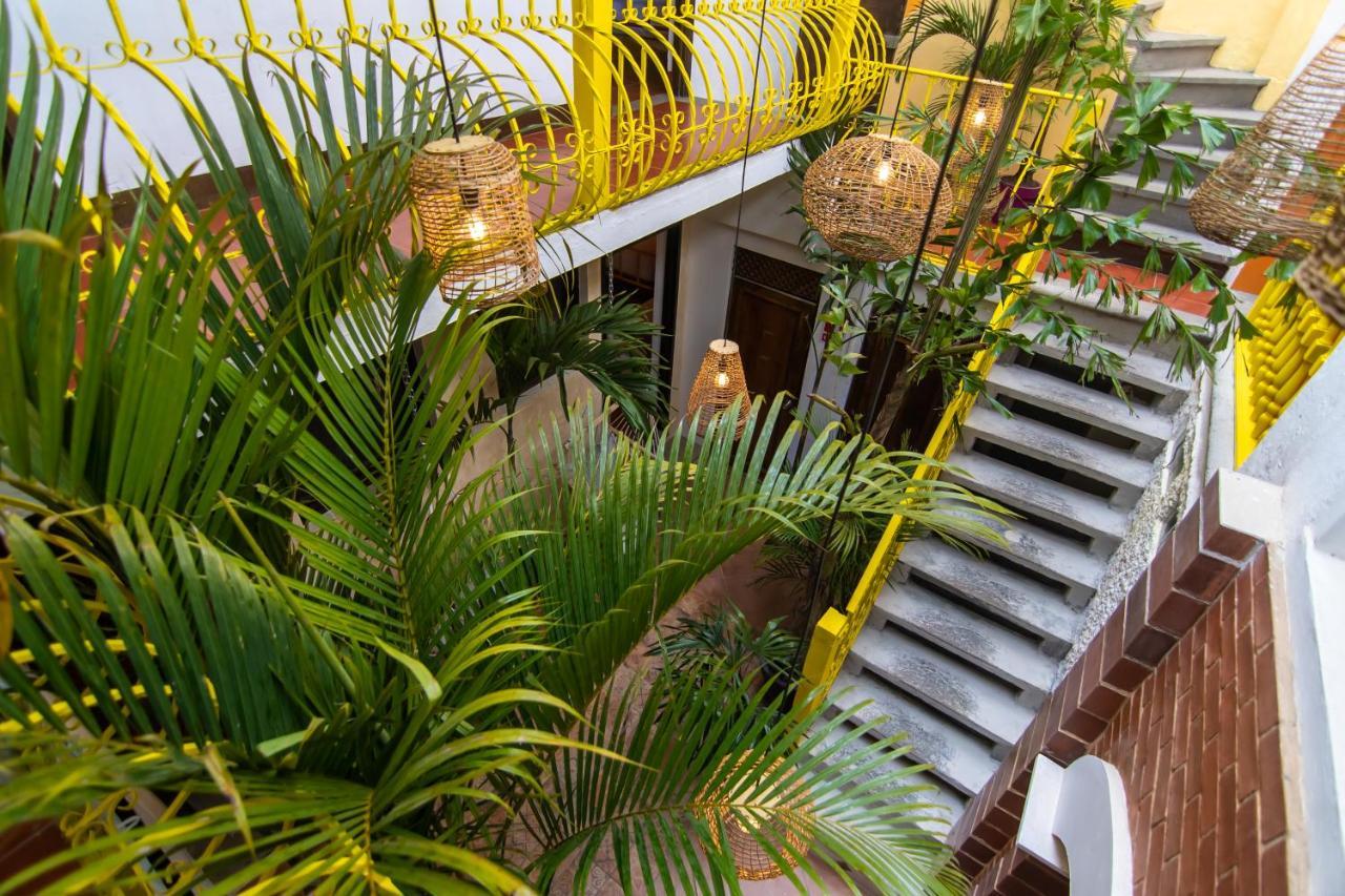 Why Not Hotel Antigua Exterior photo